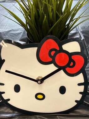 Sanrio Hello Kitty Red Bow Wall Clock - White